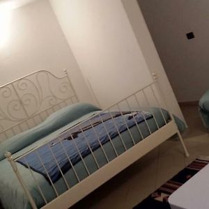 Standard Zimmer mit Kingsize-Bett